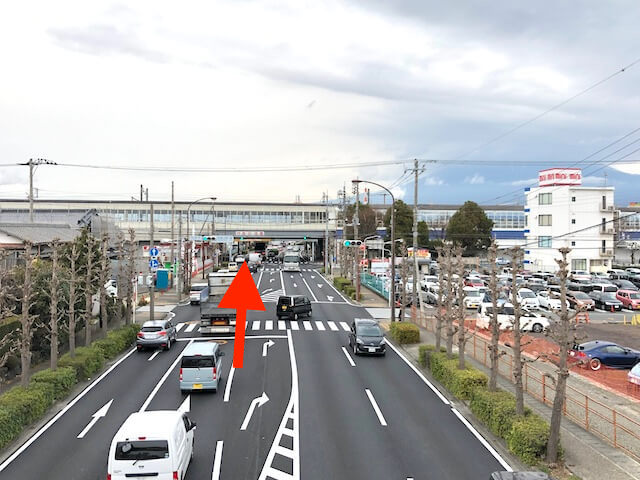 新富士駅の西側を通る「富士見大通り」を北に進む。